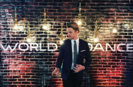 Derek Hough rockin' a suit at first taping of 'World of Dance'